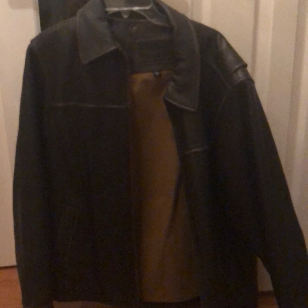 Never worn men’s leather jacket